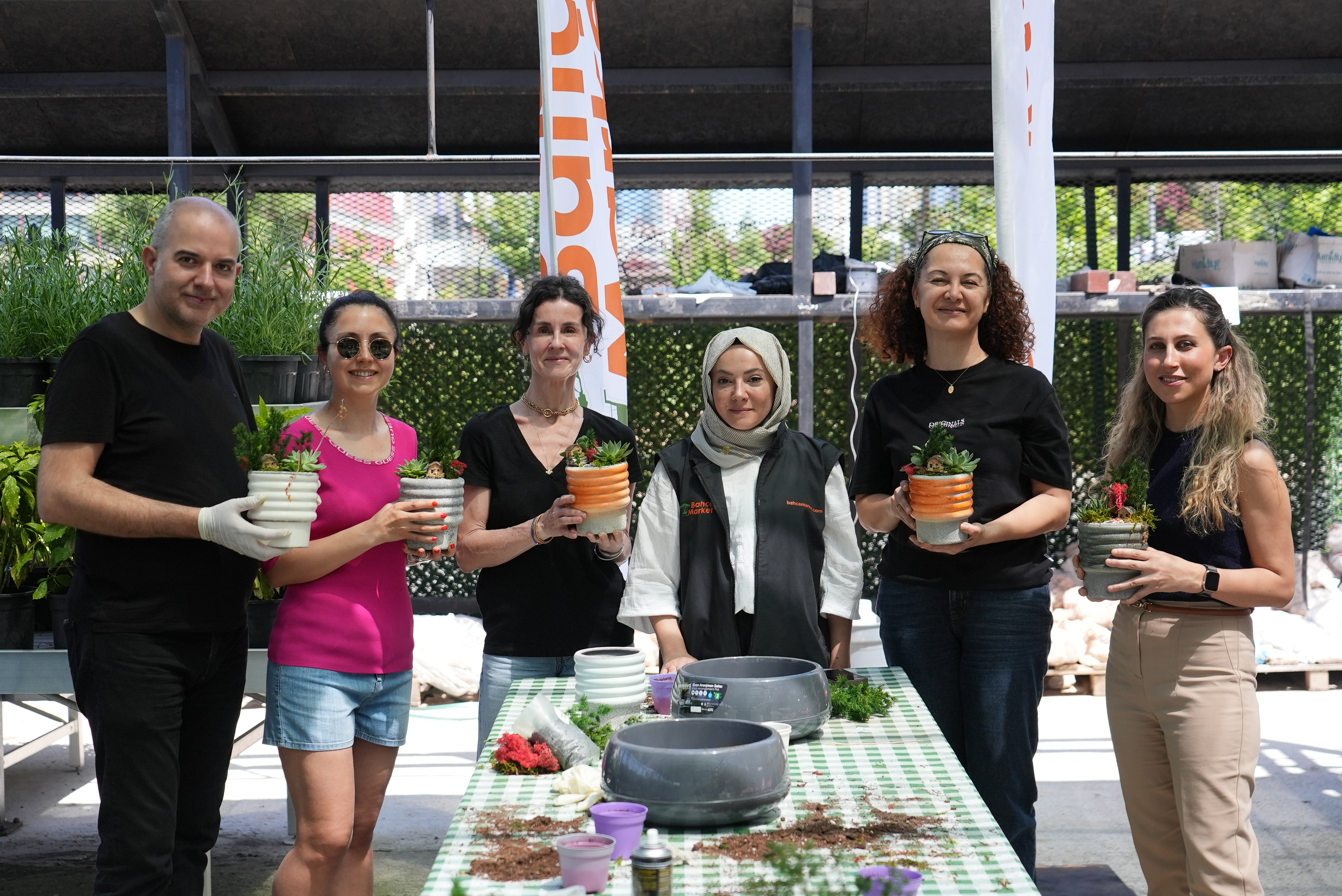 MAYIS AYINDA SUKULENT RÜZGÂRI BAHÇE MARKETLERİMİZDE ESTİ! 