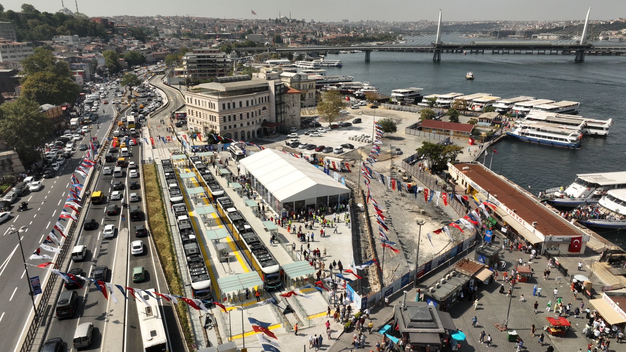 Eminönü-Alibeyköy Tramvay Hattı Ağaç ve Peyzaj AŞ ile Renklendi