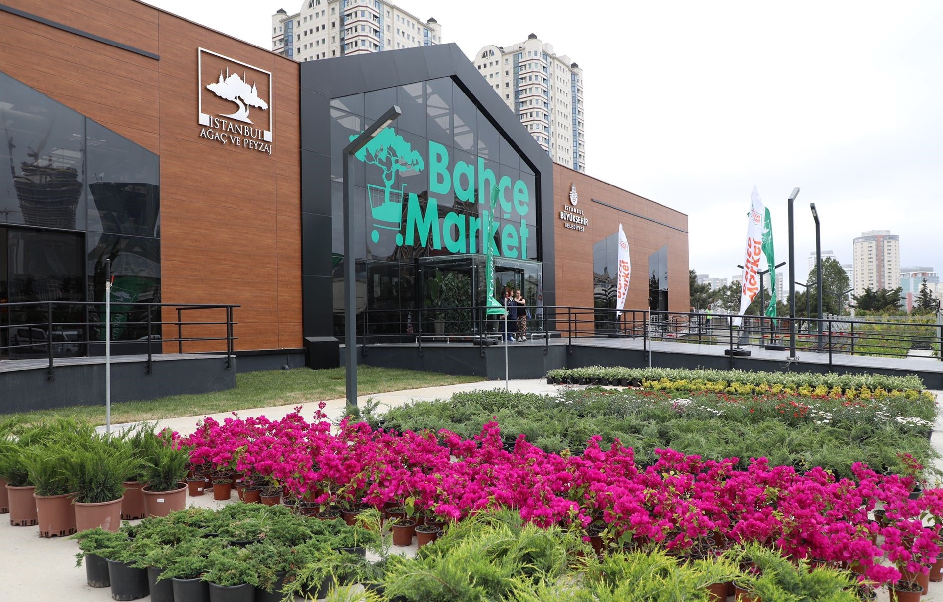Anadolu Yakası’nın En Büyük Bahçe Marketi Ataşehir’de Açıldı