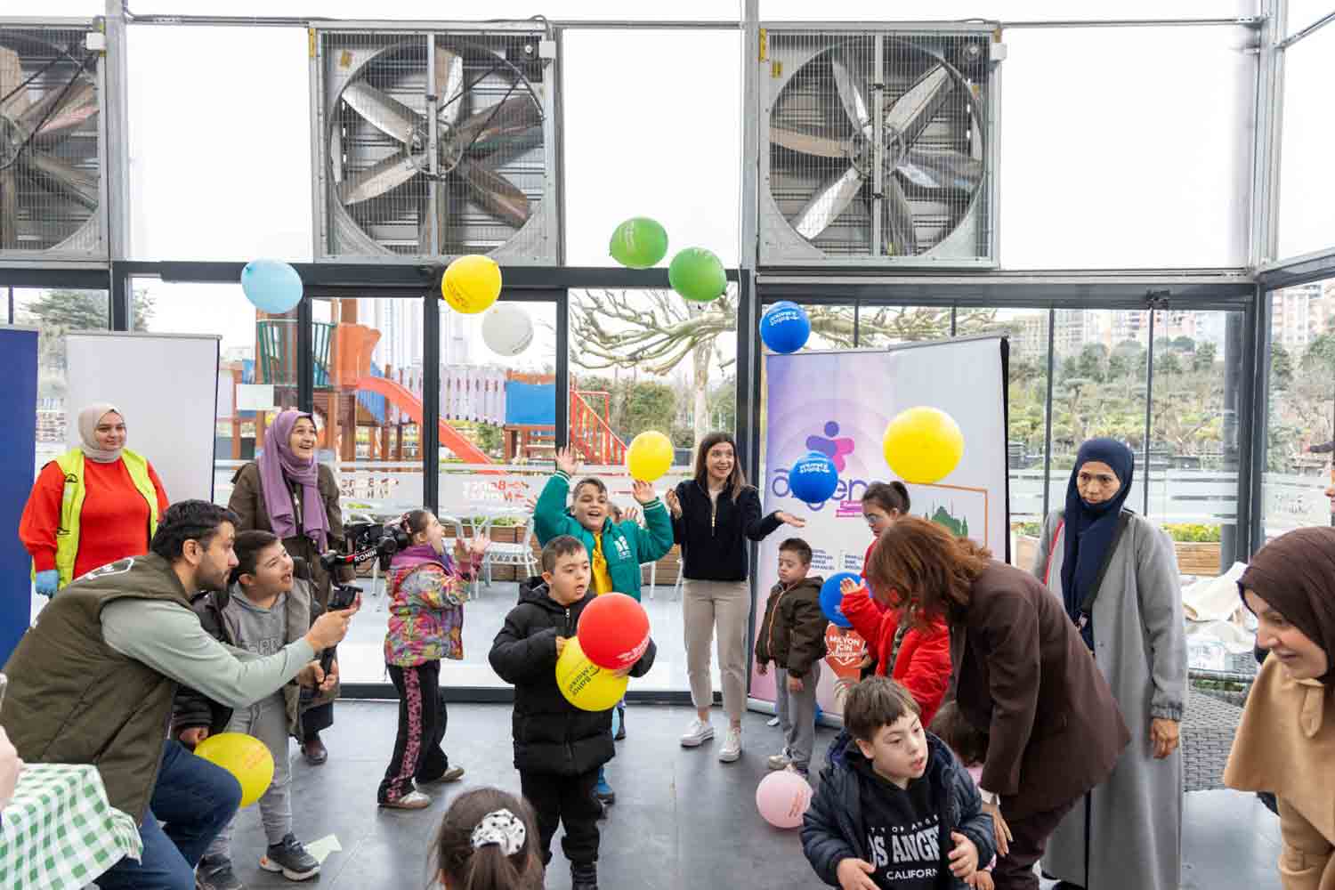 Minik Eller Boyadı, Kuşlar Yuvalarına Kavuştu