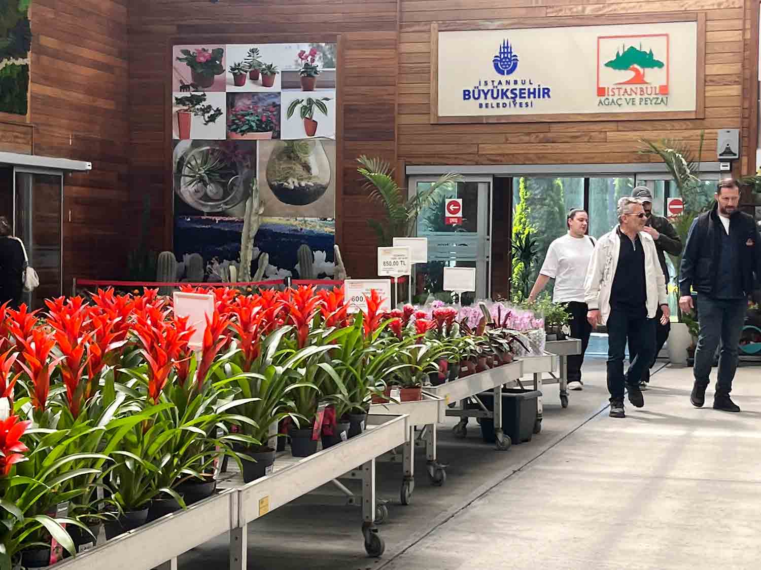 19 Mayıs’ta Bahçe Market Mağazalarına Binlerce Kişi Akın Etti