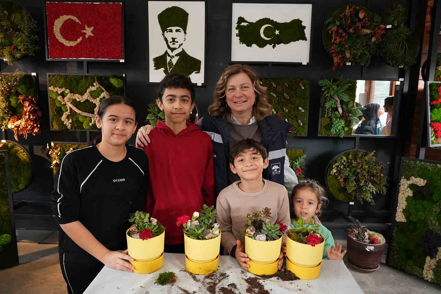 MİNİK ELLER SÖMESTİRDE TOPRAKLA BULUŞTU